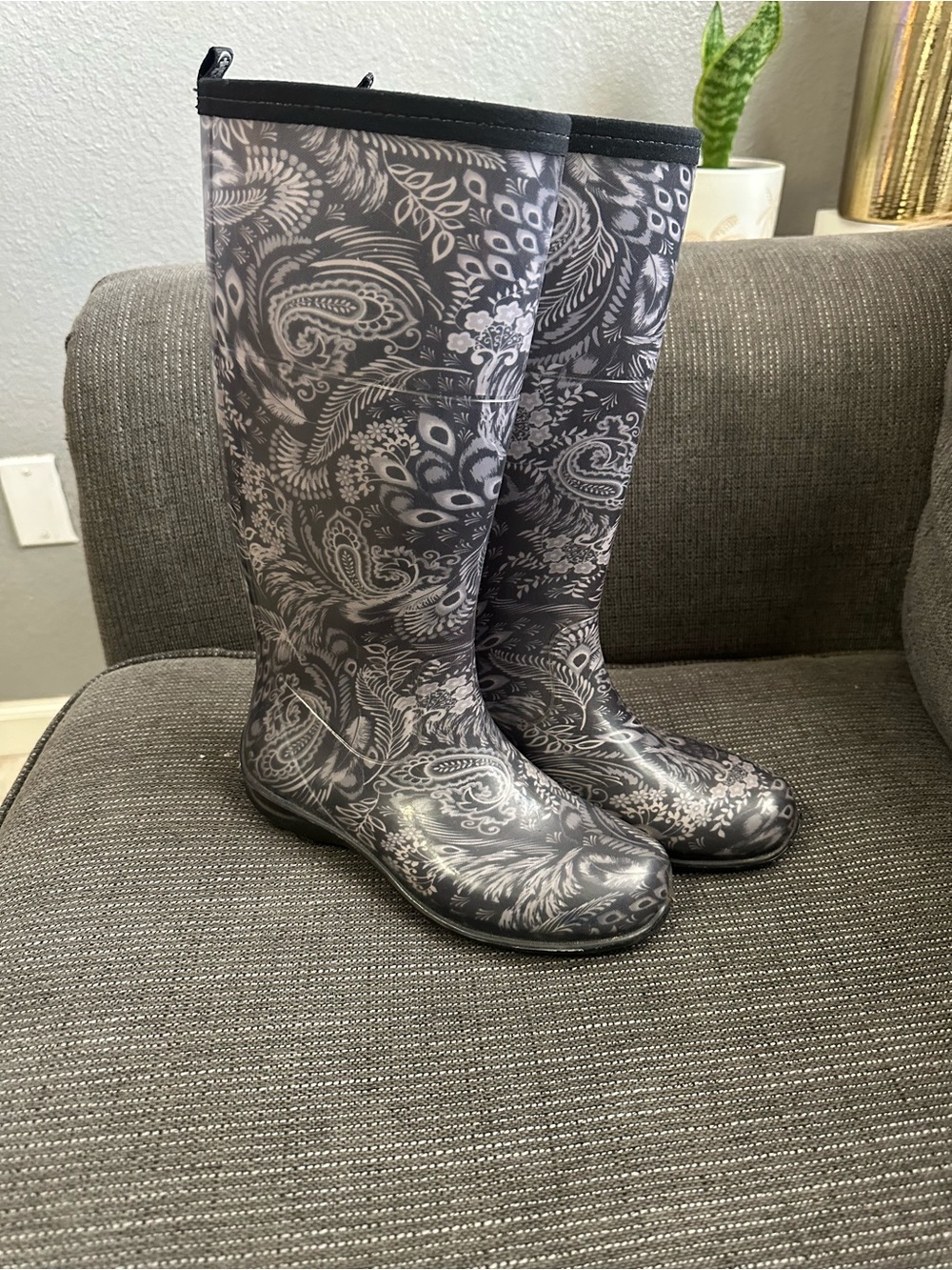 Kamik Gray Paisley Women's Rain Boots size 6